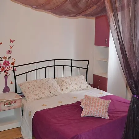 Villa Verde budget Rooms Premantura