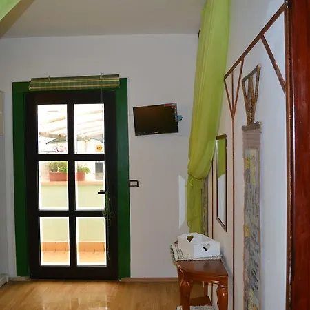 Villa Verde Budget Rooms Affittacamere Premantura