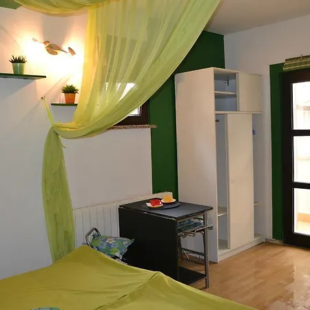 Villa Verde budget Rooms Premantura