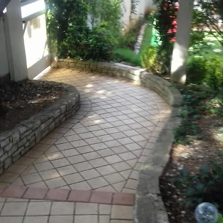 Villa Verde Budget Rooms Premantura