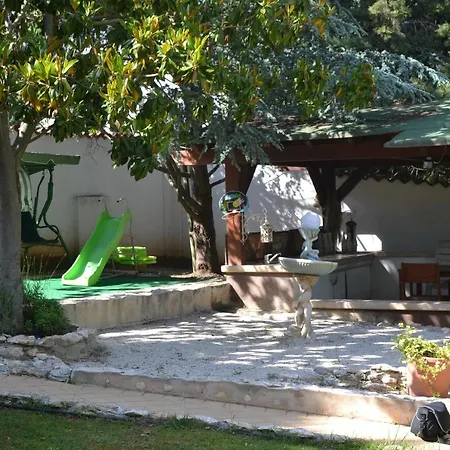 Villa Verde Budget Rooms 3*